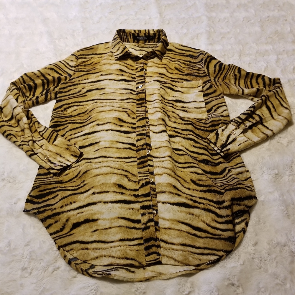 Womens Top Shirt Button Up Size 2 Mob Wife Animal Print Y2k